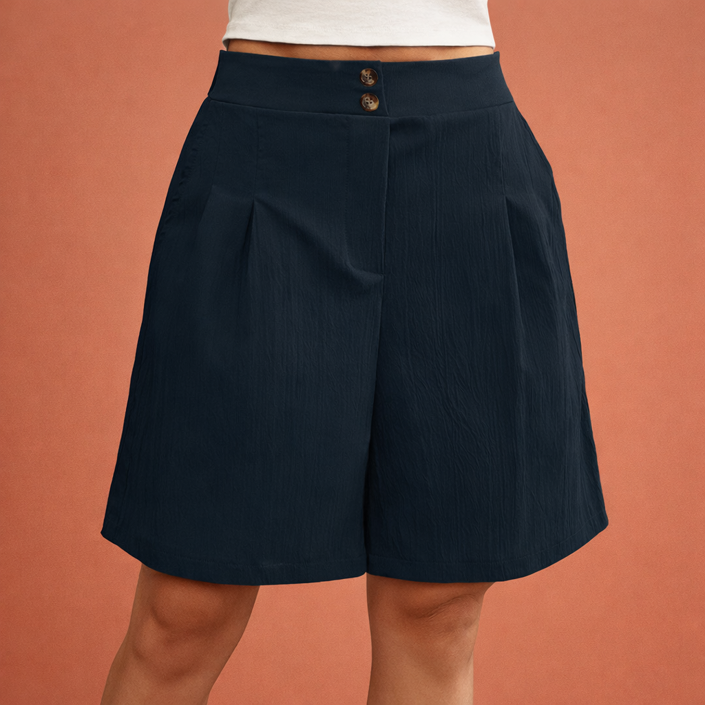 Dames shorts in marineblauw met minimalistisch design, zacht en comfortabel voor casual en stijlvolle outfits.