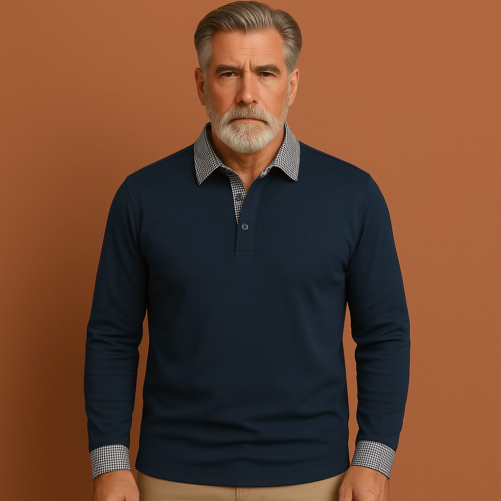 Marineblauwe polo met lange mouwen voor heren met contrasterende kraag en manchetten, geschikt voor casual en nette outfits.