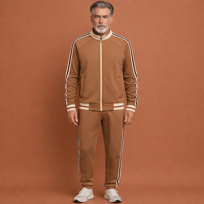 Marron stijlvol heren trainingspak met strepen en comfortabele pasvorm, ideaal voor sport en casual gebruik.