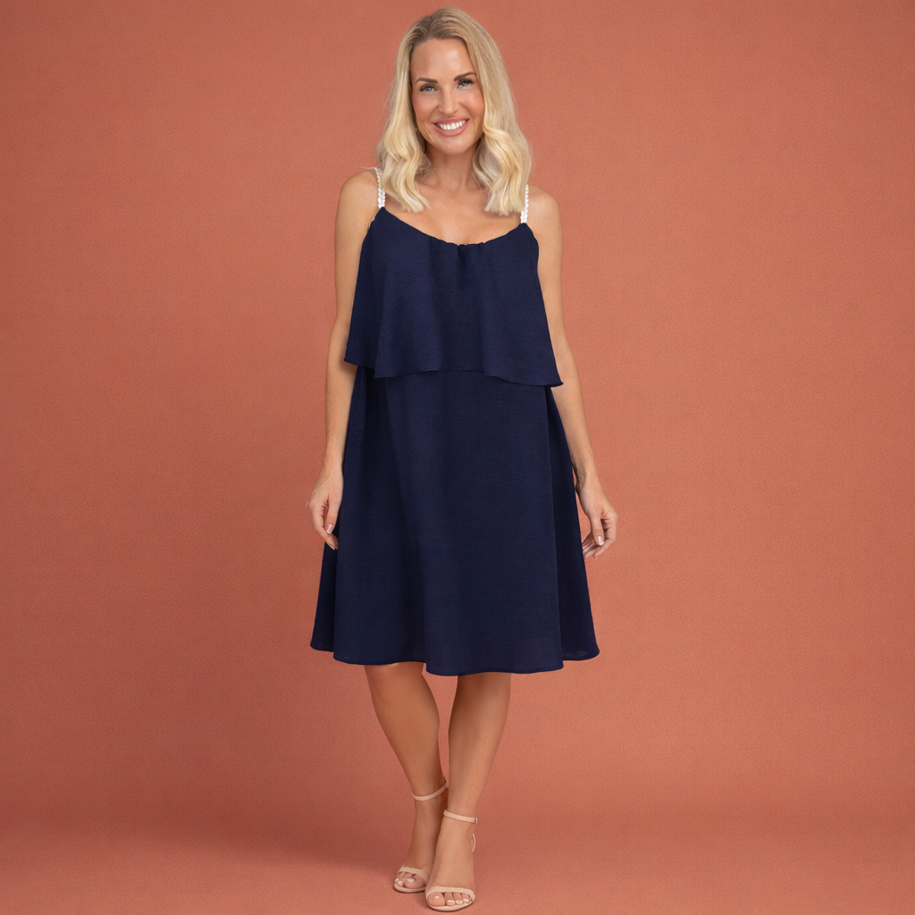 Navyblauwe zomer mini-jurk voor dames met comfortabele pasvorm, perfect voor warme dagen en casual gebruik.