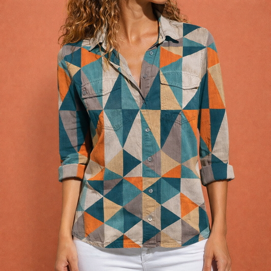 Dames blouse in oranje met minimalistisch design, zacht en comfortabel voor casual en stijlvolle outfits.