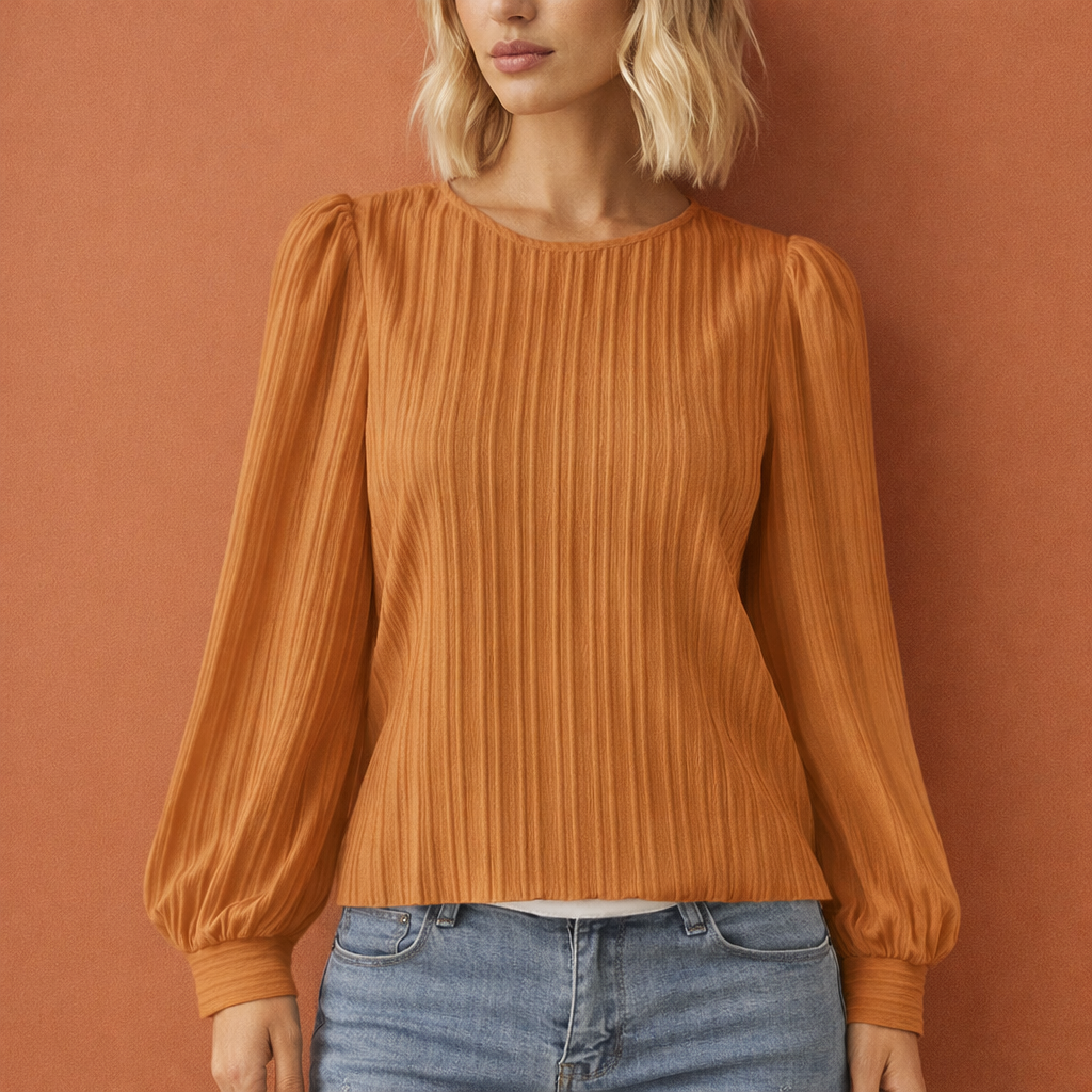 Dames blouse in oranje met minimalistisch design, zacht en comfortabel voor casual en stijlvolle outfits.
