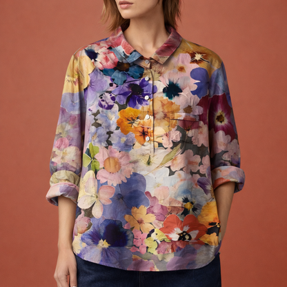 Dames blouse in paars met minimalistisch design, zacht en comfortabel voor casual en stijlvolle outfits.