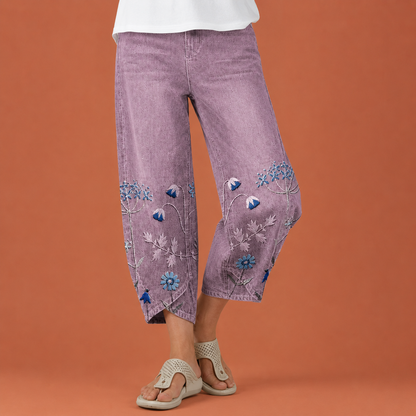 Dames comfort broek in paars met minimalistisch design, zacht en comfortabel voor casual en stijlvolle outfits.