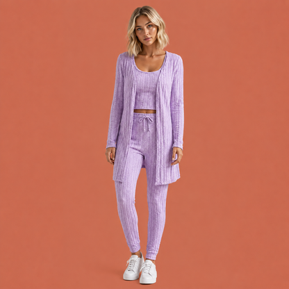 Dames loungeset in paars met minimalistisch design, zacht en comfortabel voor casual en stijlvolle outfits