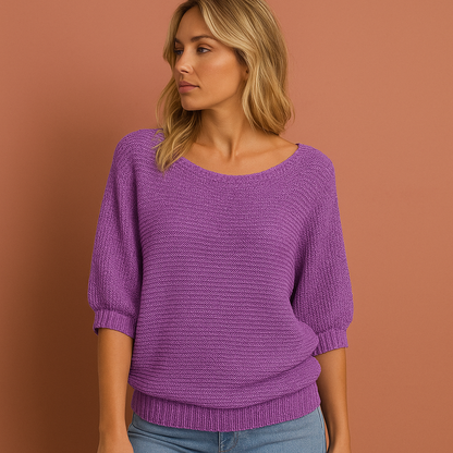 Dames trui in paars met ruches detail, zacht en comfortabel voor casual en stijlvolle outfits.