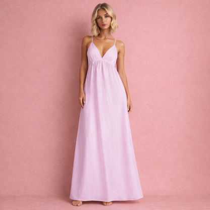 Paarse rugloze maxi-jurk voor dames met cut-out ontwerp, perfect voor zomerse gelegenheden en vakanties.1