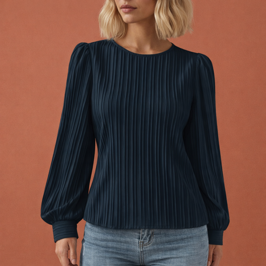 Dames plissé top in purperblauw met minimalistisch design, zacht en comfortabel voor casual en stijlvolle outfits.