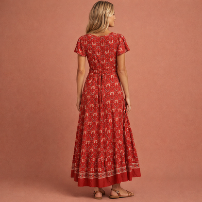 Rode boho maxi-jurk voor dames met wikkeloptiek en split, ideaal voor zomerse dagen, vakanties en een vrouwelijke uitstraling.1