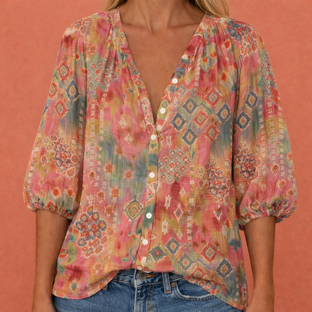 Dames blouse in rood met minimalistisch design, zacht en comfortabel voor casual en stijlvolle outfits.