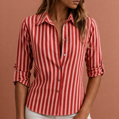 Dames blouse in rood met minimalistisch design, zacht en comfortabel voor casual en stijlvolle outfits.