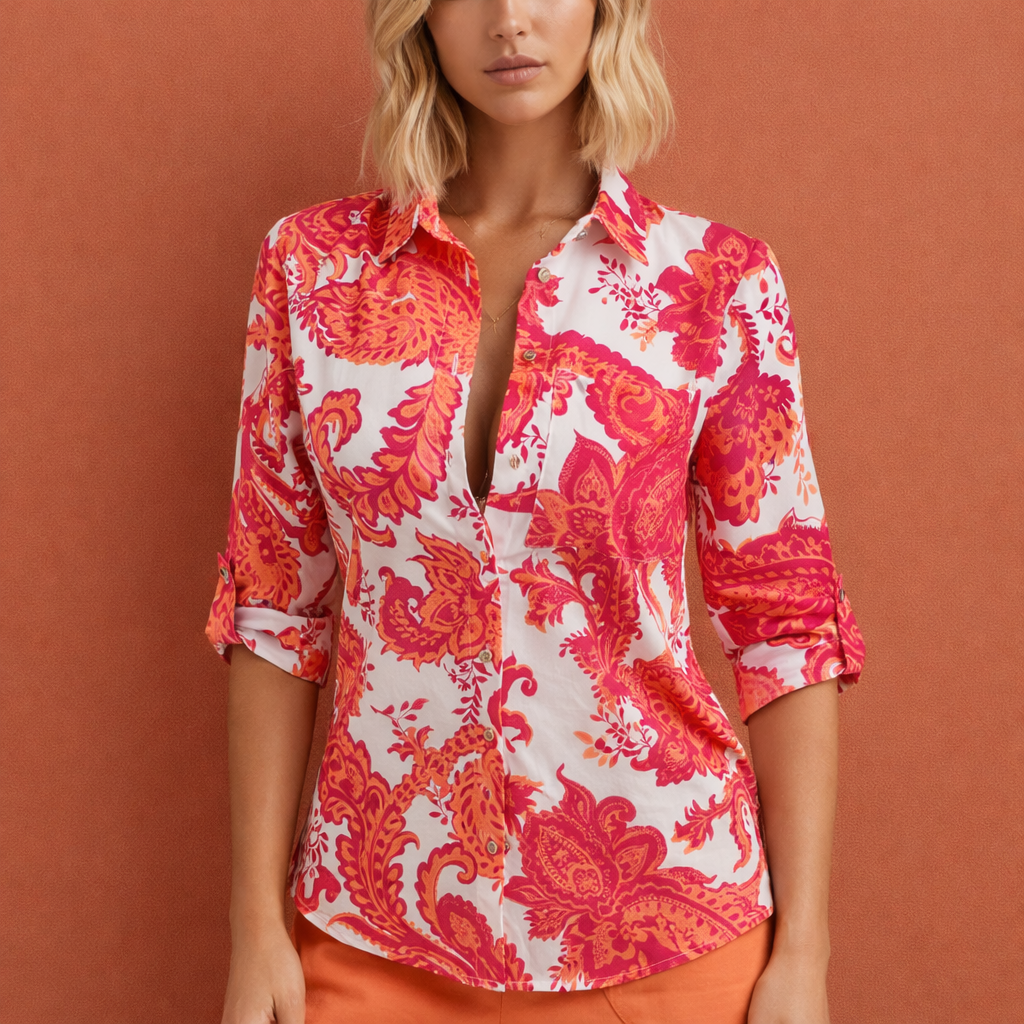 Dames blouse met print in rood met minimalistisch design, zacht en comfortabel voor casual en stijlvolle outfits.