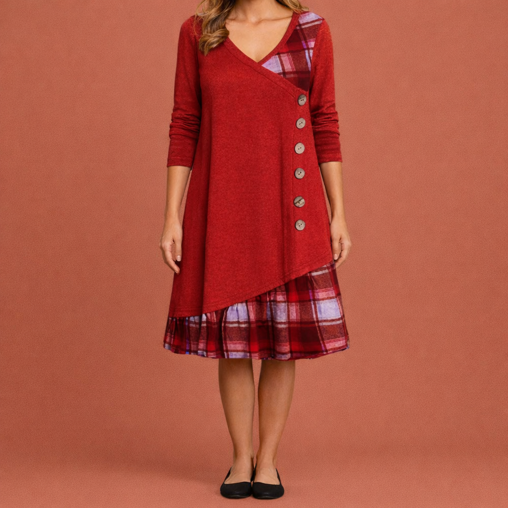 Dames jurk in rood met ruitdetail, asymmetrische zoom en V-hals, comfortabel en stijlvol voor casual en elegante outfits.