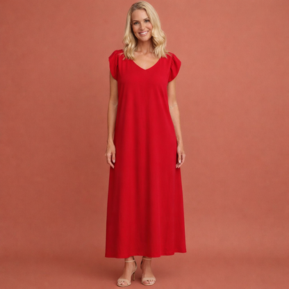 Dames maxi jurk in red met minimalistisch design, zacht en comfortabel voor casual en stijlvolle outfits.