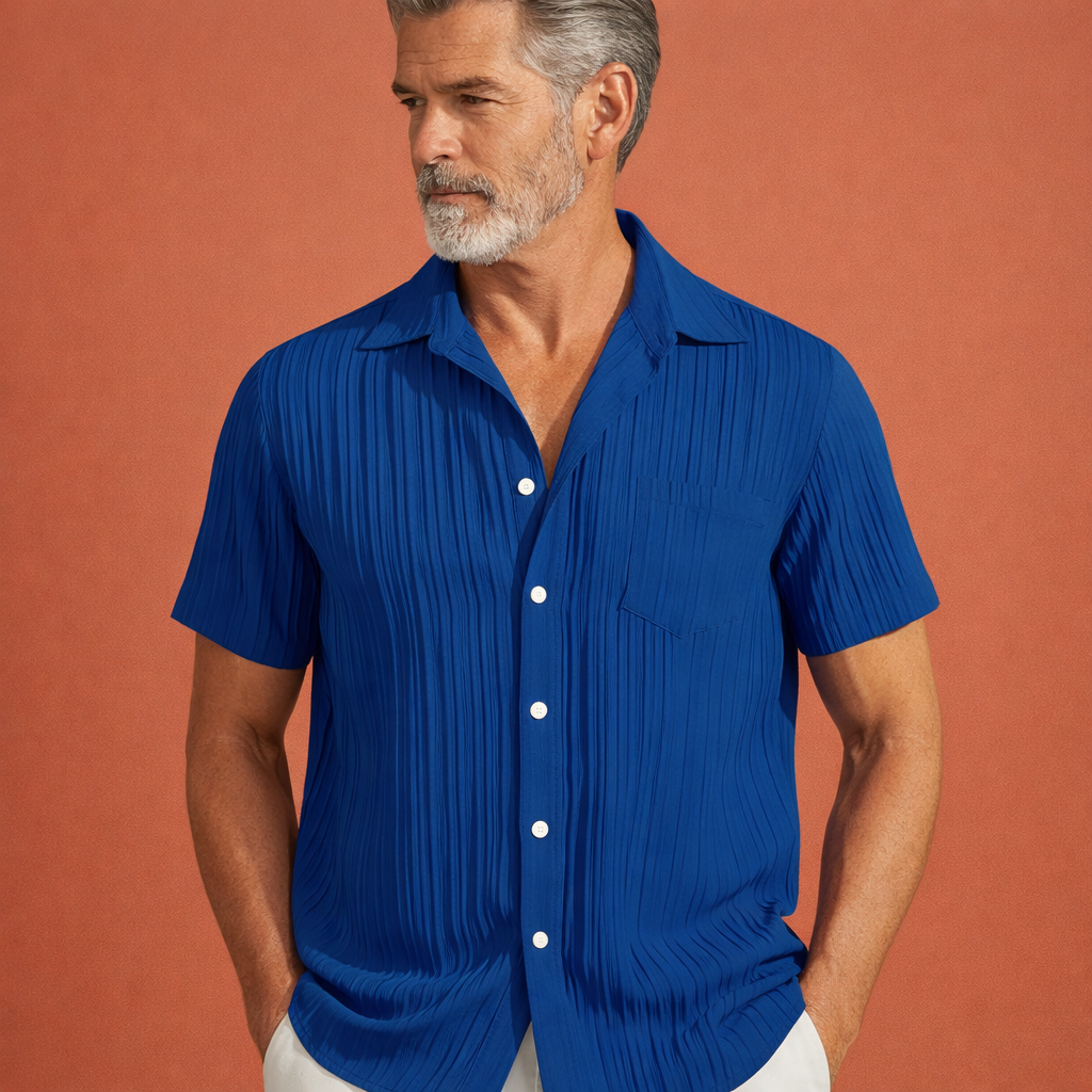 Heren plissé shirt in rood met minimalistisch design, zacht en comfortabel voor casual en stijlvolle outfits.