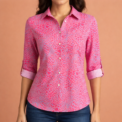 Dames blouse in roze met minimalistisch design, zacht en comfortabel voor casual en stijlvolle outfits.