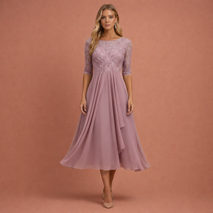 Dames avondjurk in roze met minimalistisch design, zacht en comfortabel voor casual en stijlvolle outfits.