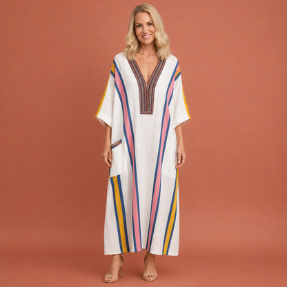 Dames strand maxi jurk in roze met minimalistisch design, zacht en comfortabel voor casual en stijlvolle outfits.