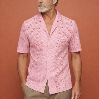 Dames gehaakt shirt in roze met minimalistisch design, zacht en comfortabel voor casual en stijlvolle outfits.