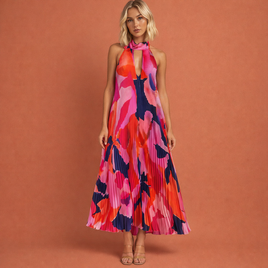 Dames maxi jurk in roze met minimalistisch design, zacht en comfortabel voor casual en stijlvolle outfits.