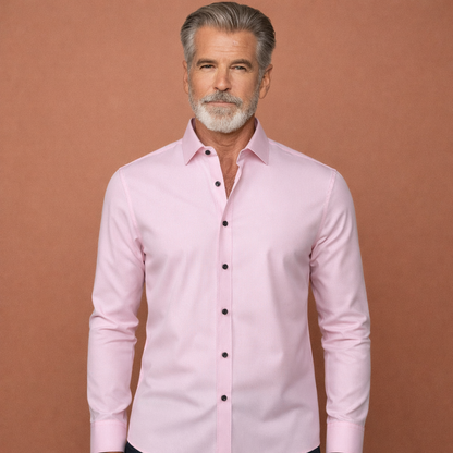 Heren overhemd in roze met minimalistisch design, zacht en comfortabel voor zakelijke en stijlvolle outfits.