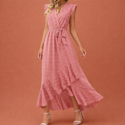 Dames maxi jurk in roze met minimalistisch design, zacht en comfortabel voor casual en stijlvolle outfits.