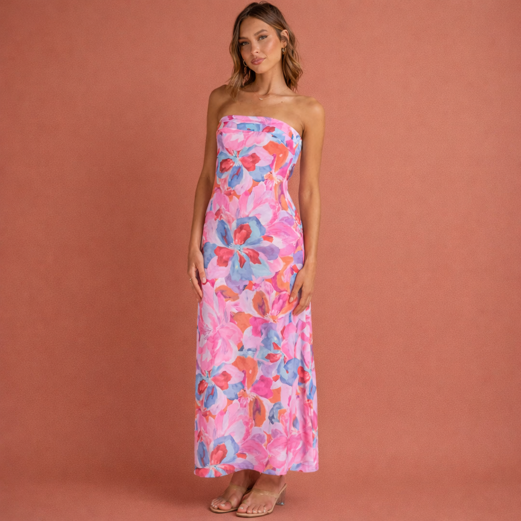 Roze romantische bandeau bloemenjurk voor dames met elegante pasvorm, ideaal voor zomerse dagen en feestelijke gelegenheden.2