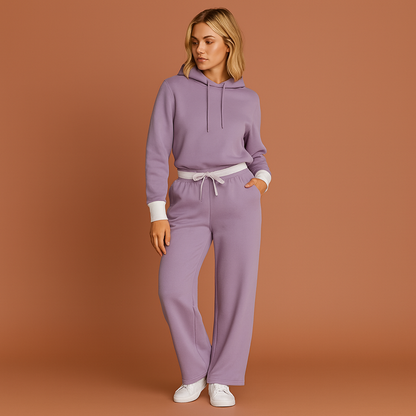 Violet dames trainingspak met hoodie en wijde broek, geschikt voor casual outfits en dagelijks gebruik.