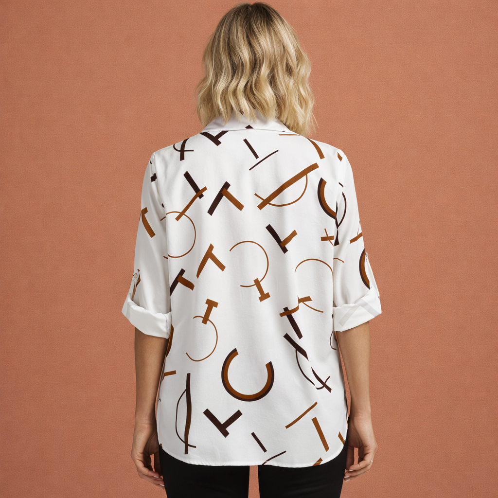 Dames blouse in wit met minimalistisch design, zacht en comfortabel voor casual en stijlvolle outfits.