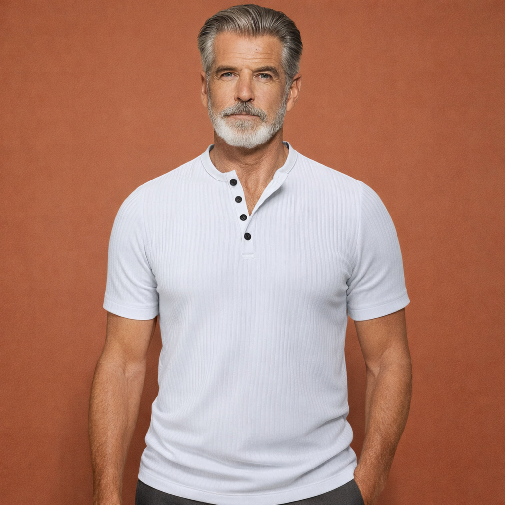 Heren Henley T-shirt in wit met minimalistisch design, zacht en comfortabel voor casual en stijlvolle outfits.