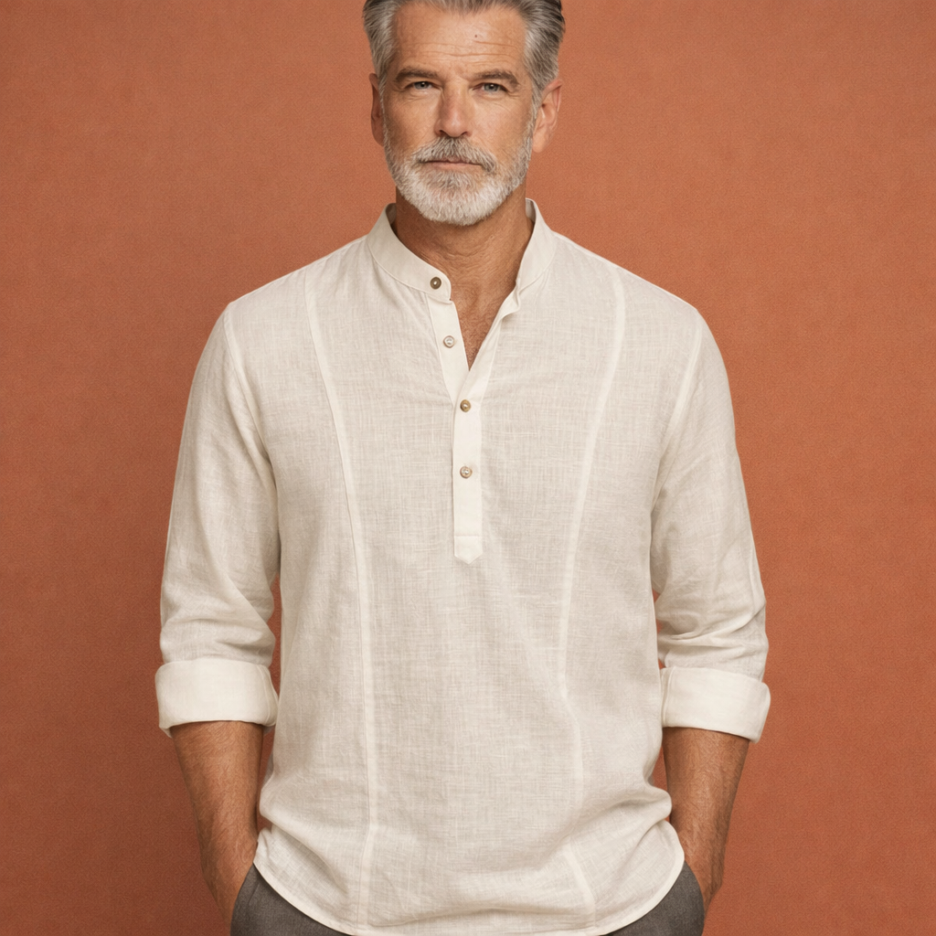 Heren langarmshirt in wit met minimalistisch design, licht en comfortabel voor casual en stijlvolle zomeroutfits.