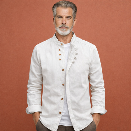 Heren overhemd in wit met minimalistisch design, zacht en comfortabel voor casual en stijlvolle outfits.