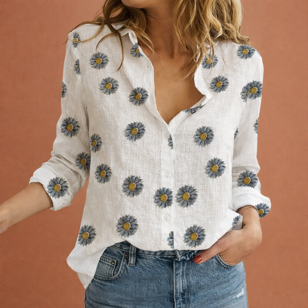 Dames blouse in wit met minimalistisch design, zacht en comfortabel voor casual en stijlvolle outfits.