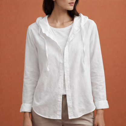 Dames blouse met capuchon in wit met minimalistisch design, zacht en comfortabel voor casual en stijlvolle outfits.