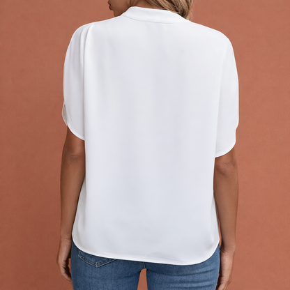 Dames blouse in wit met minimalistisch design, zacht en comfortabel voor casual en stijlvolle outfits