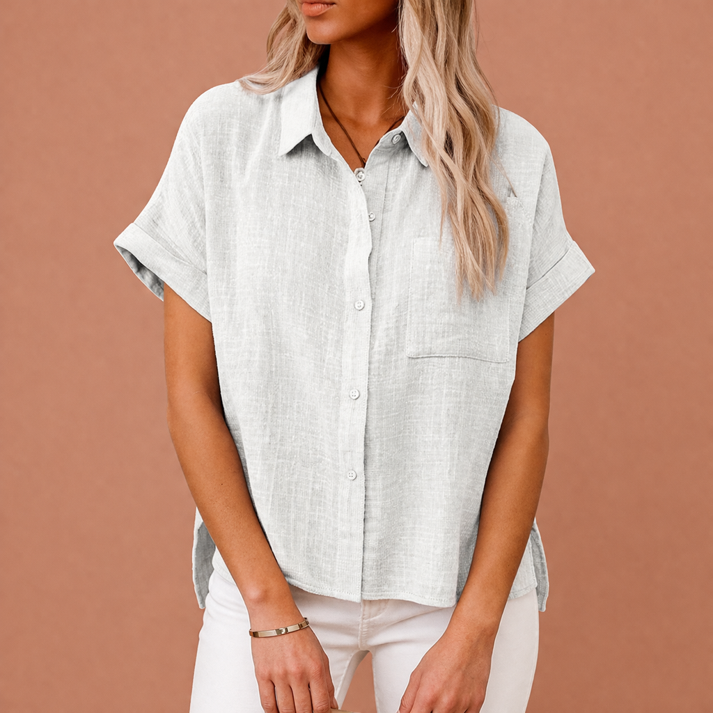 Dames blouse in wit met minimalistisch design, zacht en comfortabel voor casual en stijlvolle outfits.