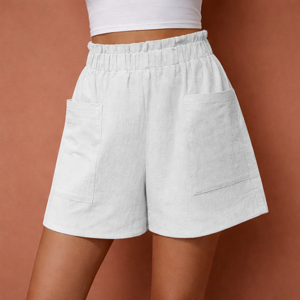 Dames linnen shorts in wit met minimalistisch design, zacht en comfortabel voor casual en stijlvolle outfits.