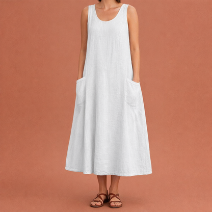 Dames maxi zomerjurk in wit met minimalistisch design, zacht en comfortabel voor casual en stijlvolle outfits.