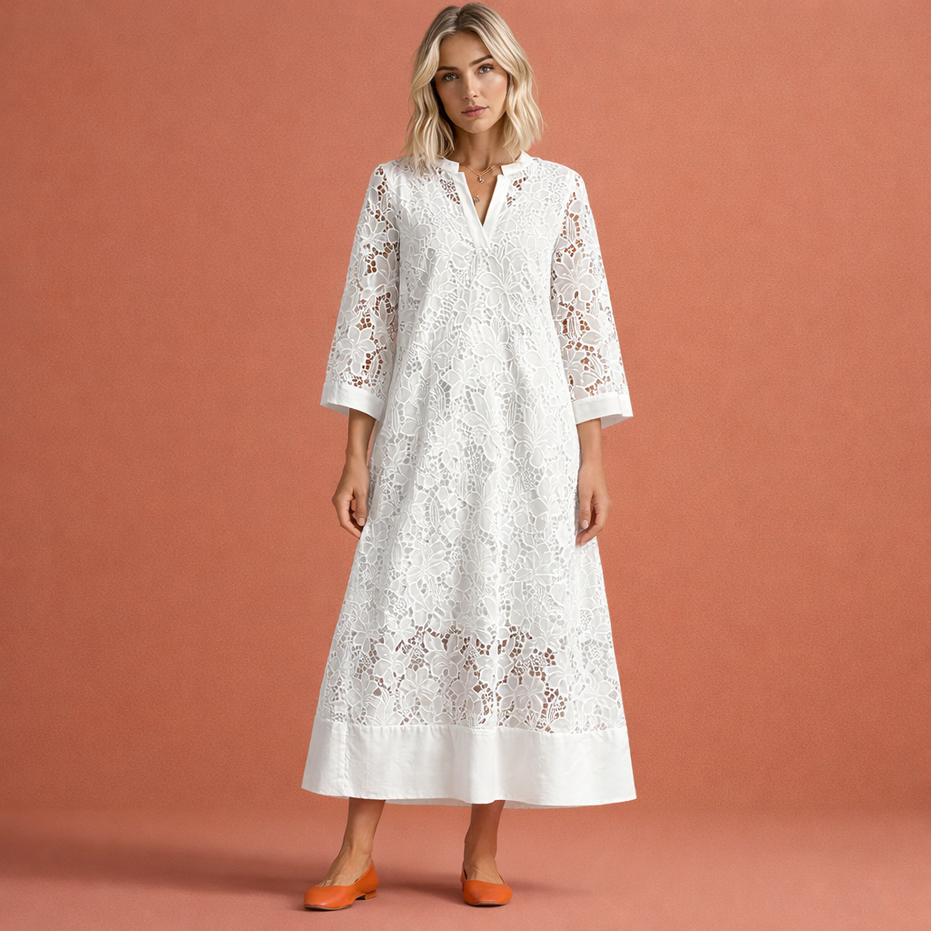 Witte elegante kanten jurk voor dames met hoge kraag en 3/4-mouwen, ideaal voor formele en stijlvolle gelegenheden.