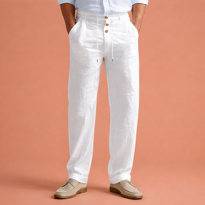 Heren broek in wit met minimalistisch design, zacht en comfortabel voor casual en stijlvolle outfits.