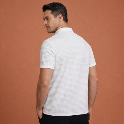 Heren polo in wit met klassieke kraag, stijlvol en comfortabel voor casual en verzorgde outfits.