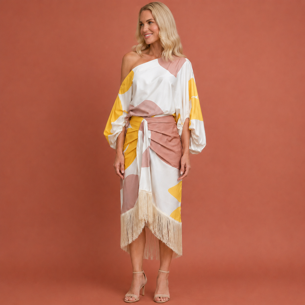 Dames luxe set in wit met minimalistisch design, zacht en comfortabel voor casual en stijlvolle outfits.