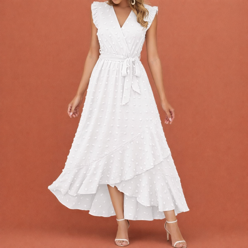Dames maxi jurk in wit met minimalistisch design, zacht en comfortabel voor casual en stijlvolle outfits.