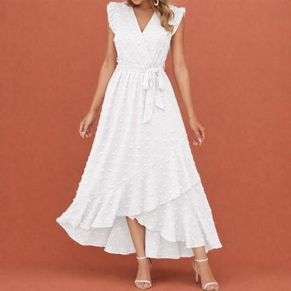 Dames maxi jurk in wit met minimalistisch design, zacht en comfortabel voor casual en stijlvolle outfits.