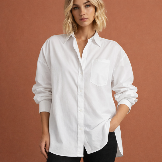Dames blouse in wit met minimalistisch design, zacht en comfortabel voor casual en stijlvolle outfits