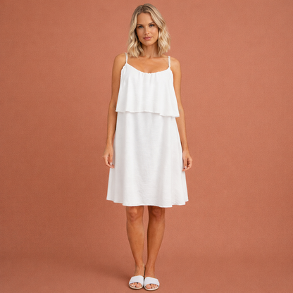 Witte zomer mini-jurk voor dames met comfortabele pasvorm, perfect voor warme dagen en casual gebruik.