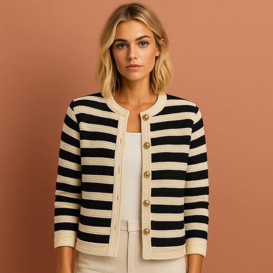 Dames vest in zwart-wit met strepen en knoopsluiting, zacht en comfortabel voor casual en stijlvolle outfits.