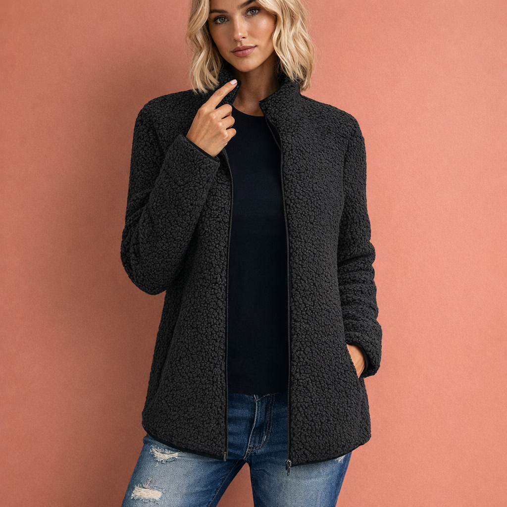 Zwart dames fleece vest met hoge kraag en ritssluiting, ideaal voor dagelijks gebruik en koelere dagen.