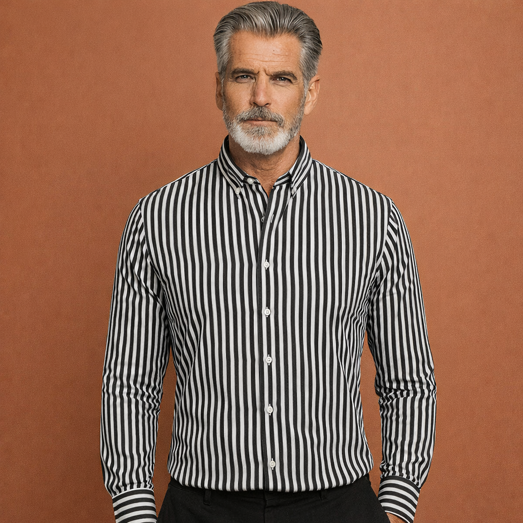 Heren overhemd in zwart met minimalistisch design, zacht en comfortabel voor casual en stijlvolle outfits.