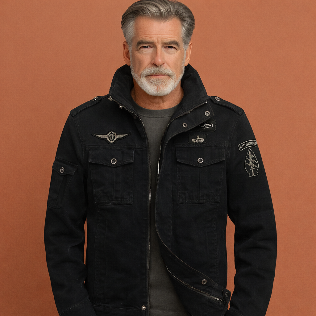 Zwarte heren bomberjack met opstaande kraag en meerdere zakken, geschikt voor dagelijks gebruik in herfst en winter.1